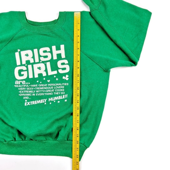 Vtg 80's Woman's Saint Patricks Day "Irish Girls" Front Graphic Pull Over - Picture 8 of 11